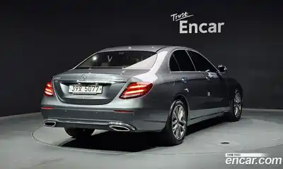 Mercedes-Benz E-Class 2019 2.0 Автомат в Москве № 212114, миниатюра 3