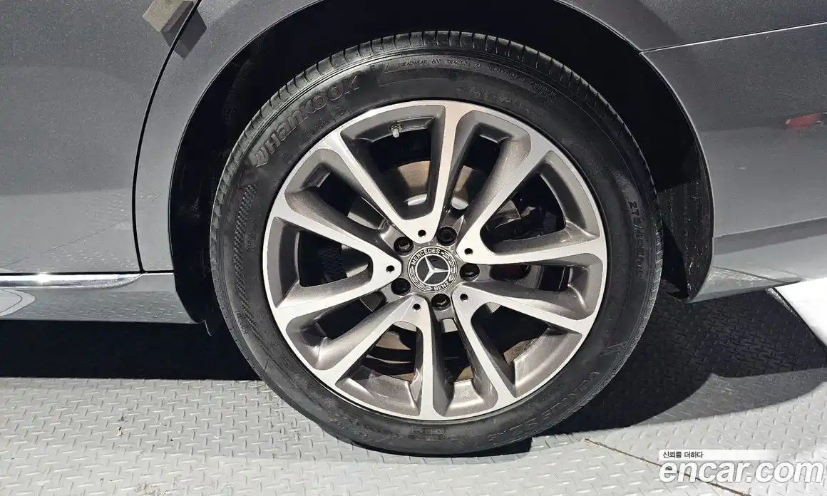 Mercedes-Benz E-Class 2019 2.0 Автомат в Москве № 212114, фото 5