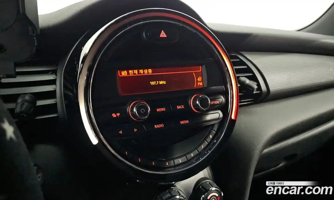 Mini Cooper 2014 1.5 Автомат в Москве № 213328, фото 13