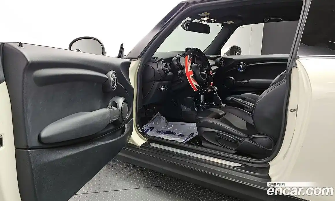 Mini Cooper 2014 1.5 Автомат в Москве № 213328, фото 18