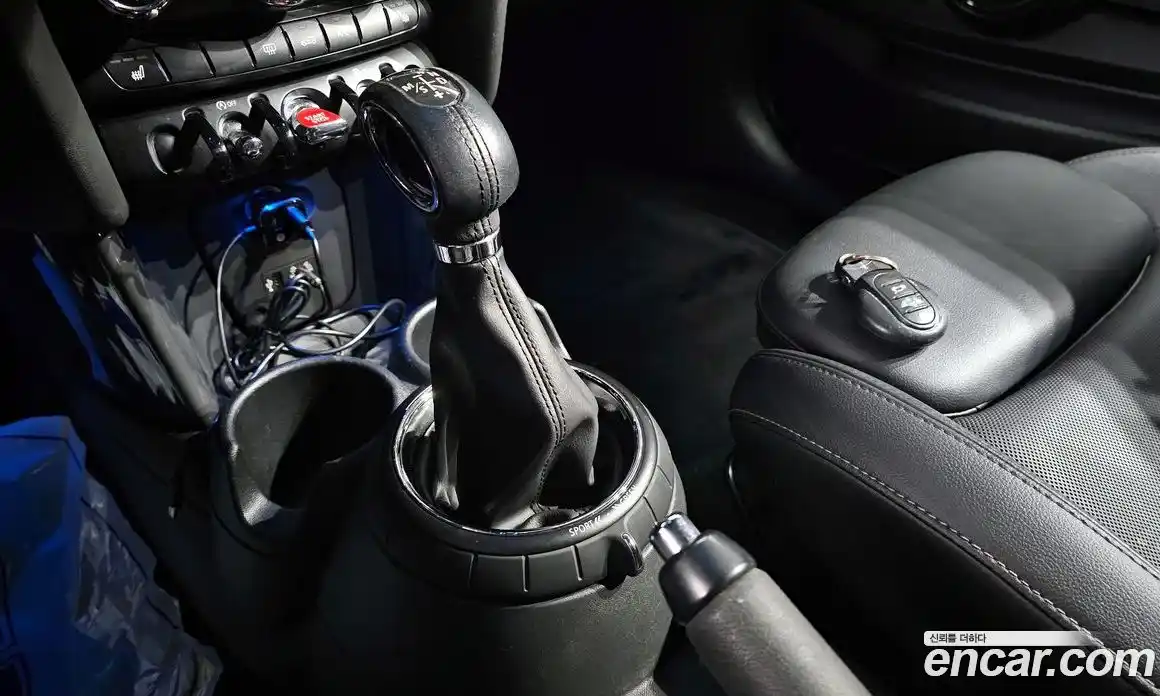 Mini Cooper 2014 1.5 Автомат в Москве № 213328, фото 19