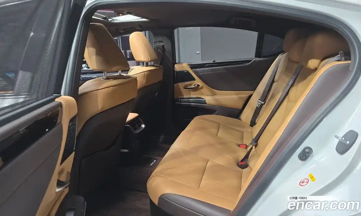 Lexus ES 2019 2.5 Автомат в Москве № 214605, фото 19