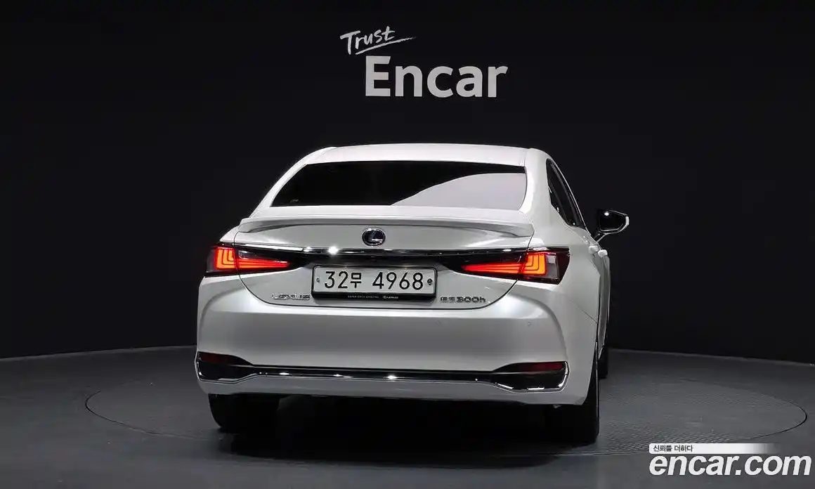 Lexus ES 2019 2.5 Автомат в Москве № 214605, фото 5