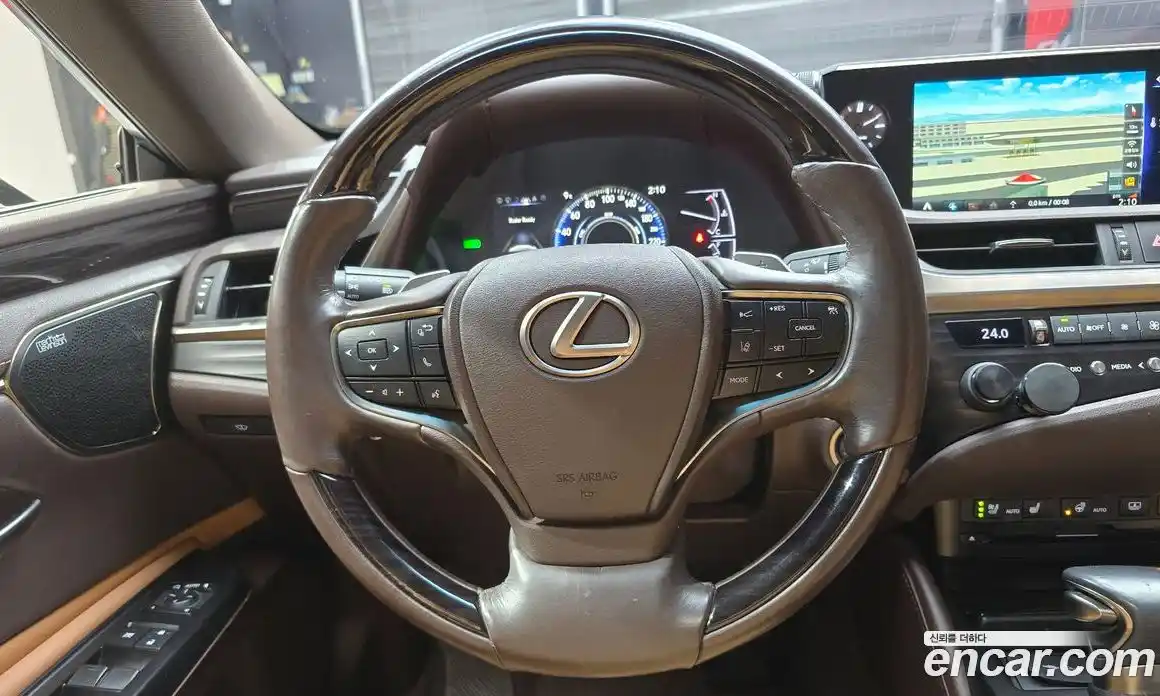 Lexus ES 2019 2.5 Автомат в Москве № 214605, фото 6