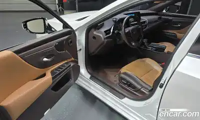 Lexus ES 2019 2.5 Автомат в Москве № 214605, миниатюра 9