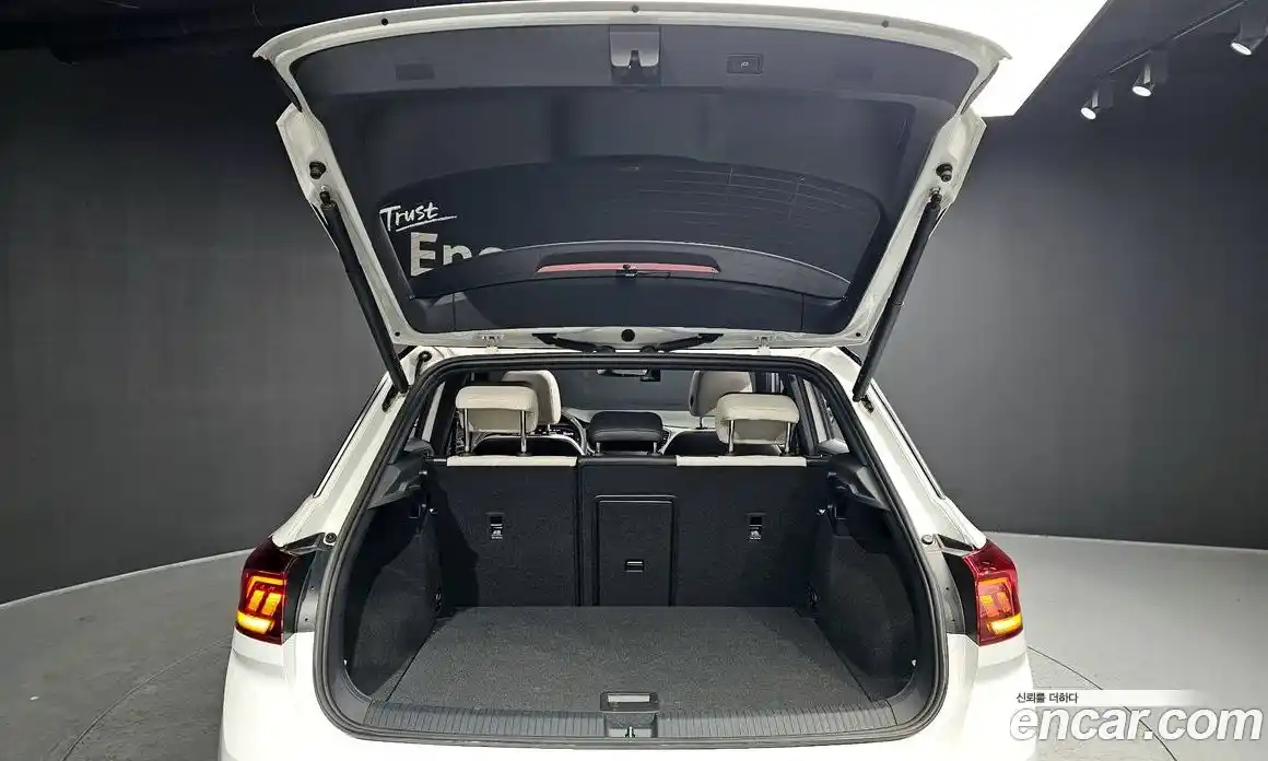 Volkswagen T-Roc 2022 2.0 Автомат в Москве № 215131, фото 11