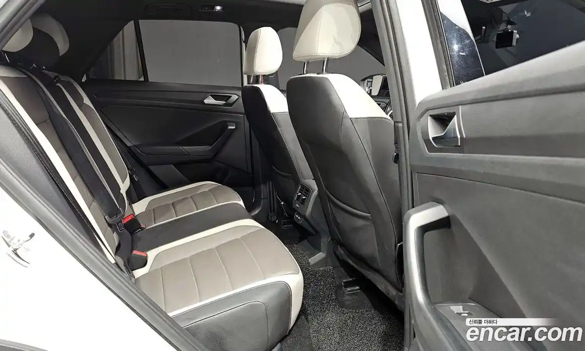 Volkswagen T-Roc 2022 2.0 Автомат в Москве № 215131, фото 18