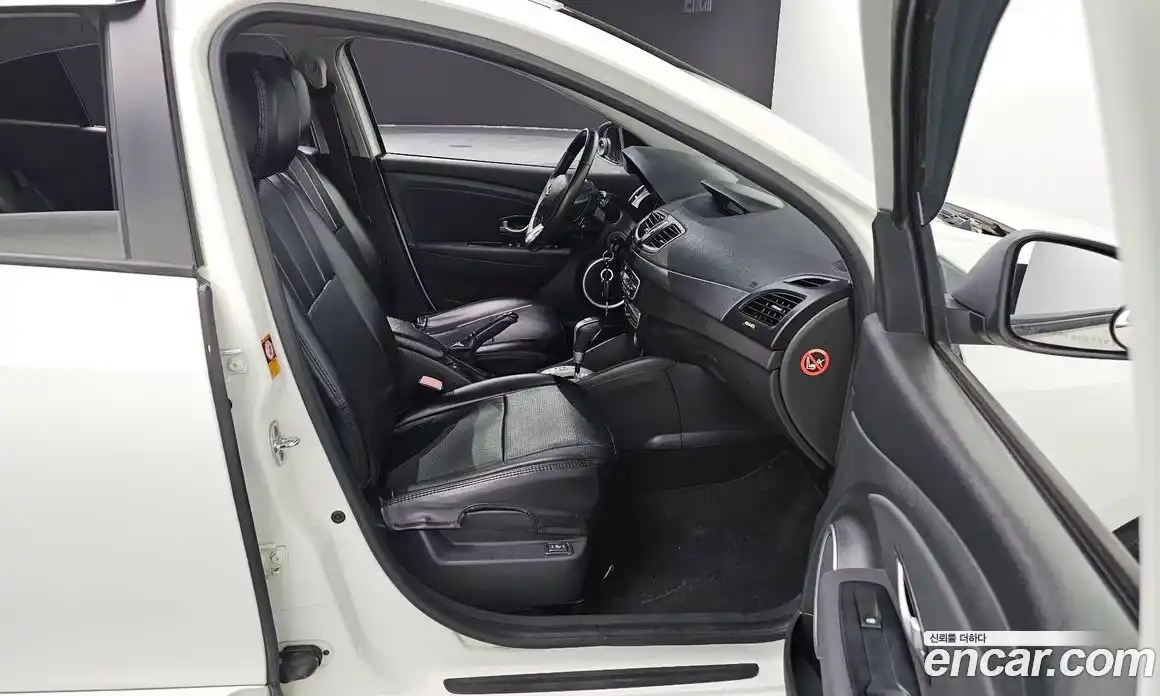 Renault SM3 2011 1.6 Автомат в Москве № 225999, фото 9