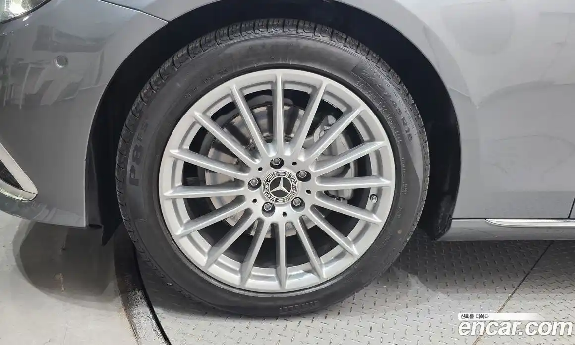 Mercedes-Benz E-Class 2021 2.0 Автомат в Москве № 229472, фото 17