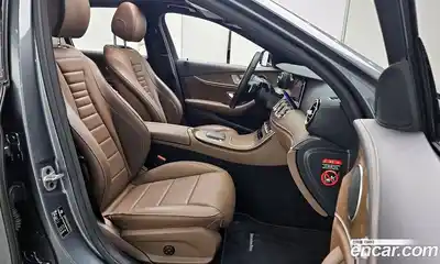 Mercedes-Benz E-Class 2021 2.0 Автомат в Москве № 229472, миниатюра 2