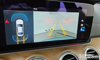 Mercedes-Benz E-Class 2021 2.0 Автомат в Москве № 229472, миниатюра 3