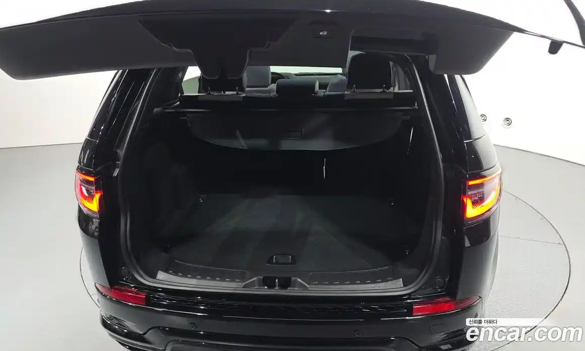 Land Rover Discovery Sport 2024 2.0 Автомат в Москве № 231100, фото 14