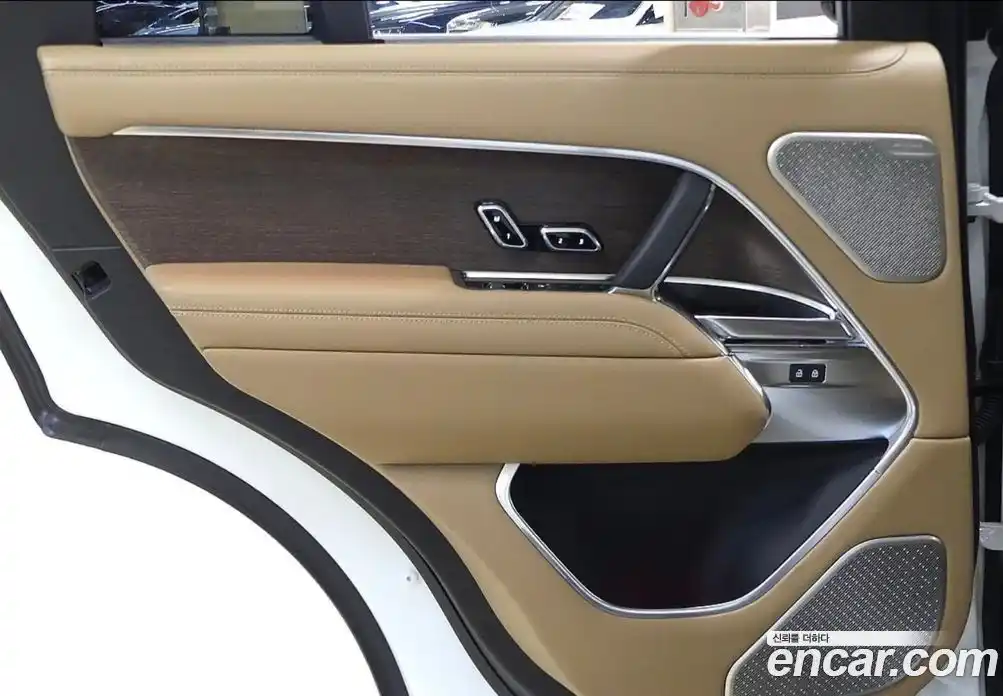 Land Rover Range-Rover 2023 4.4 Автомат в Москве № 231302, фото 1