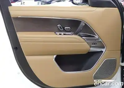 Land Rover Range-Rover 2023 4.4 Автомат в Москве № 231302, миниатюра 4