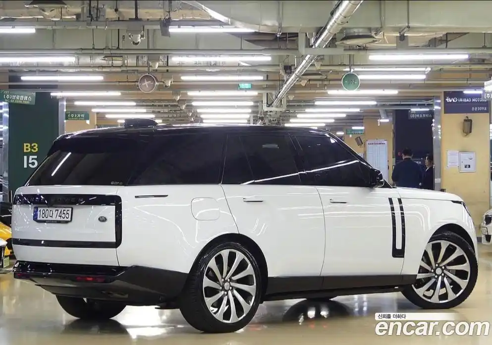 Land Rover Range-Rover 2023 4.4 Автомат в Москве № 231302, фото 6