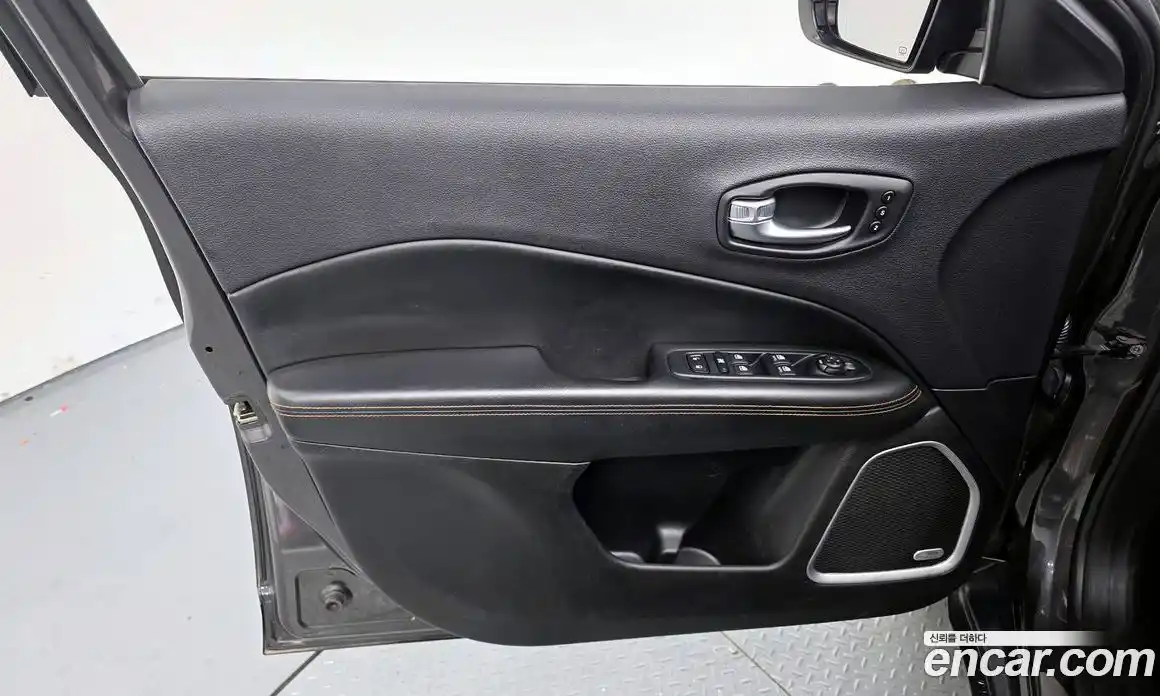 Jeep Compass 2018 2.4 Автомат в Москве № 232397, фото 15