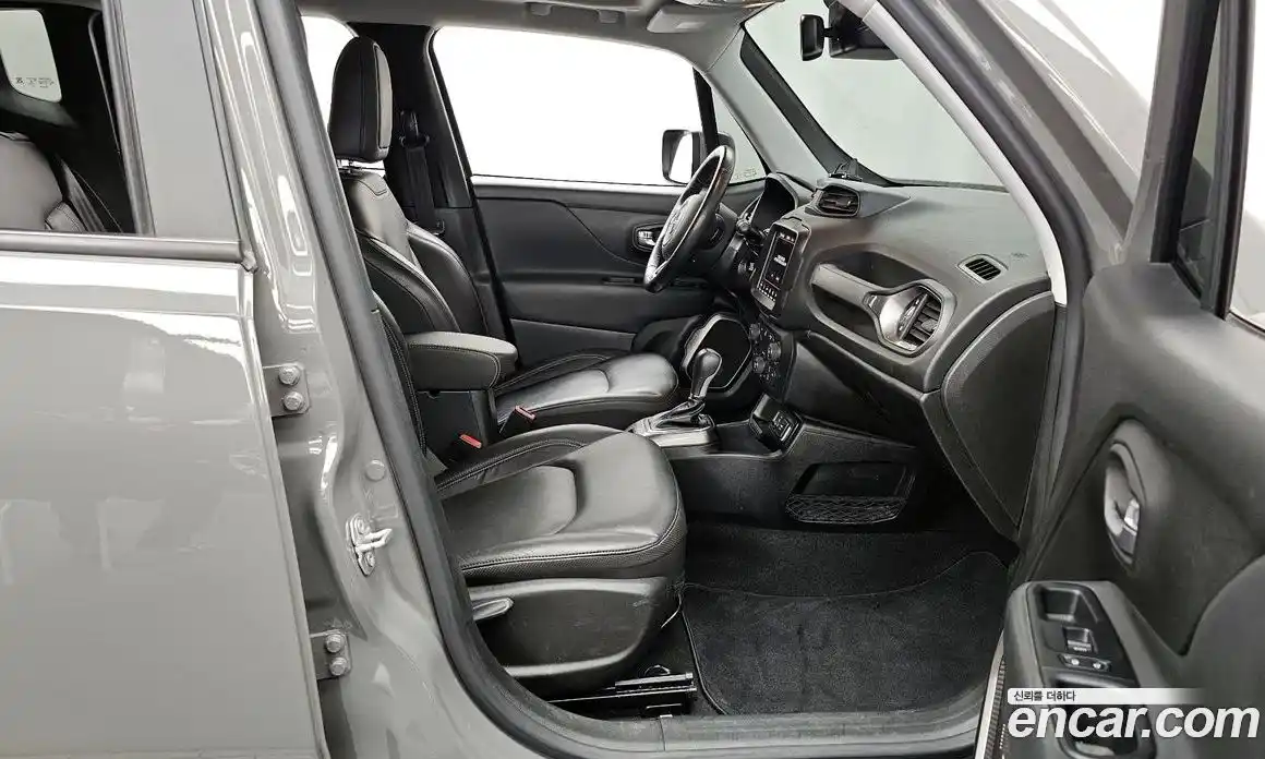 Jeep Renegade 2019 2.4 Автомат в Москве № 232410, фото 18