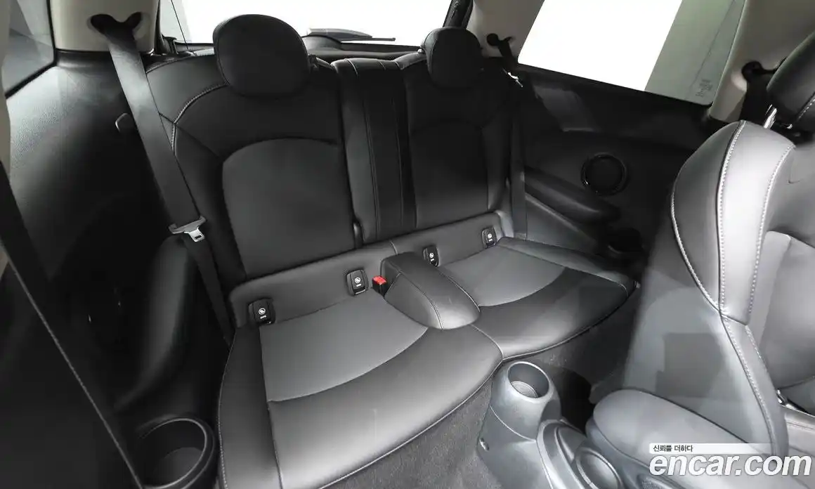 Mini Cooper 2022 2.0 Автомат в Москве № 253208, фото 4