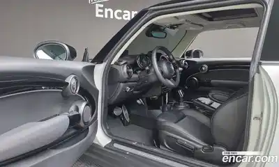 Mini Cooper 2022 2.0 Автомат в Москве № 253208, миниатюра 8