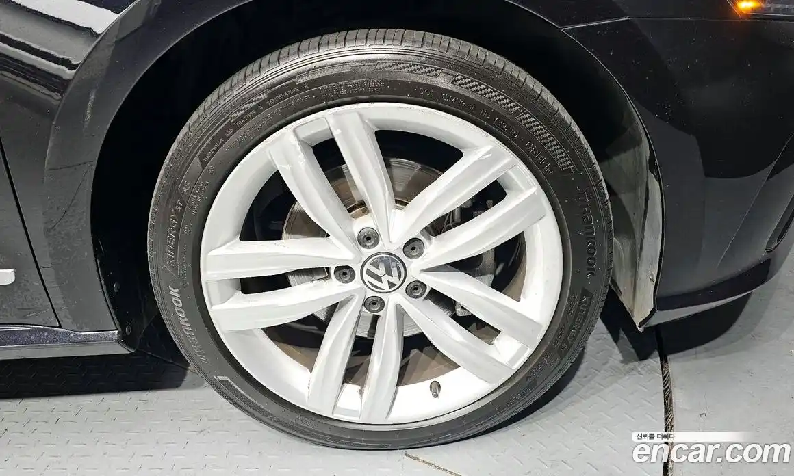 Volkswagen Passat 2018 2.0 Автомат в Москве № 276820, фото 1