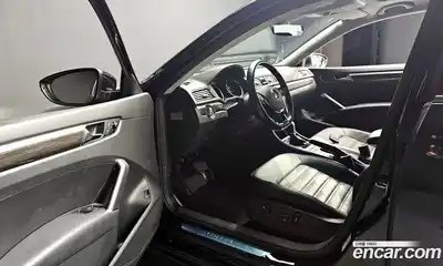 Volkswagen Passat 2018 2.0 Автомат в Москве № 276820, миниатюра 10