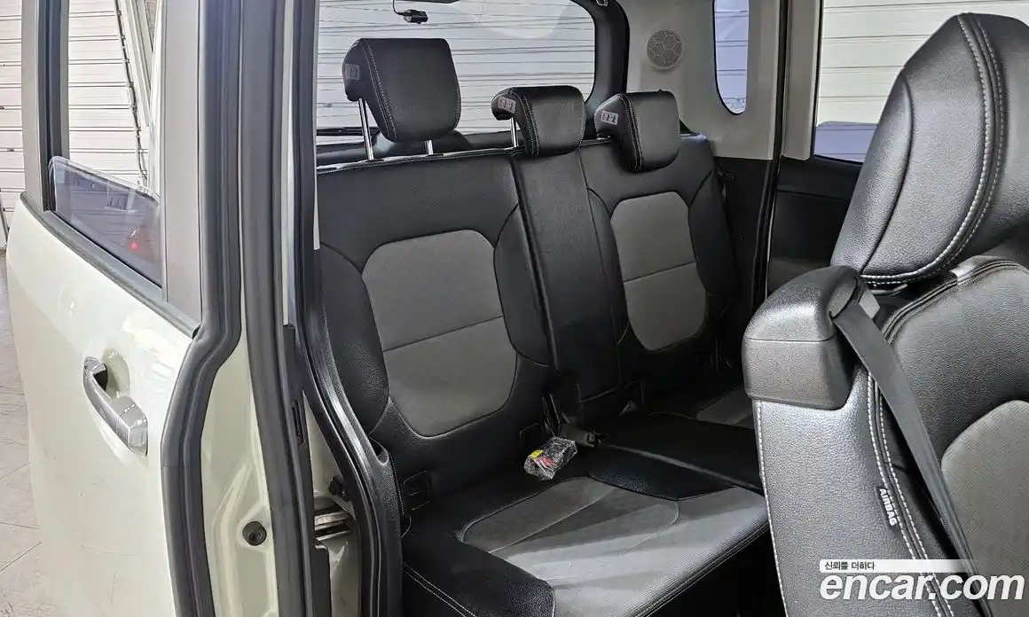 Kia Ray 2021 1.0 Автомат в Москве № 286992, фото 12