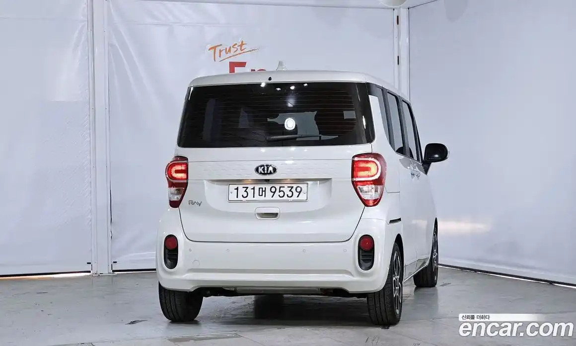 Kia Ray 2021 1.0 Автомат в Москве № 286992, фото 3