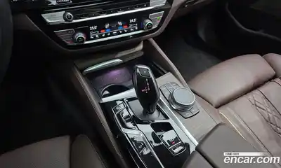 BMW 5-Series 2023 2.0 Автомат в Москве № 302636, миниатюра 2