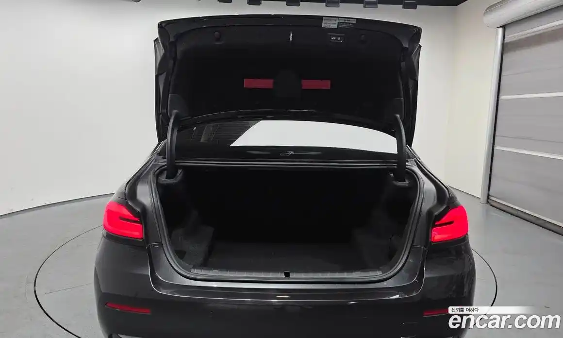 BMW 5-Series 2023 2.0 Автомат в Москве № 302636, фото 9