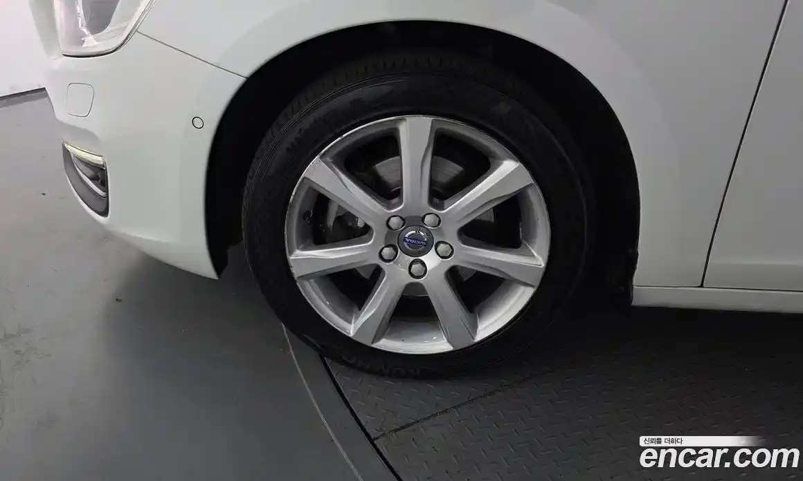 Volvo S60 2017 2.0 Автомат в Москве № 344284, фото 13