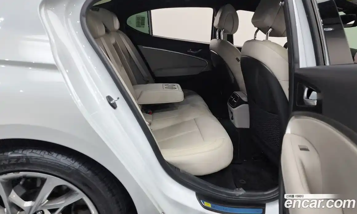 Genesis G70 2022 2.0 Автомат в Москве № 56636, фото 18