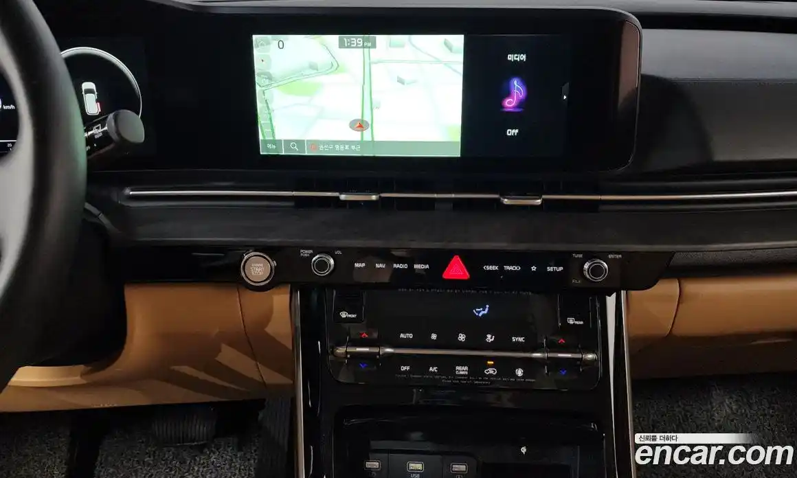 Kia Canival 2023 3.5 Автомат в Москве № 96704, фото 12