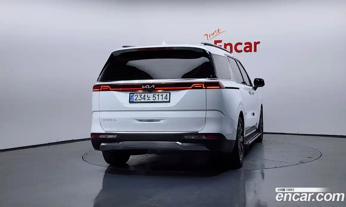 Kia Canival 2023 3.5 Автомат в Москве № 96704, фото 16