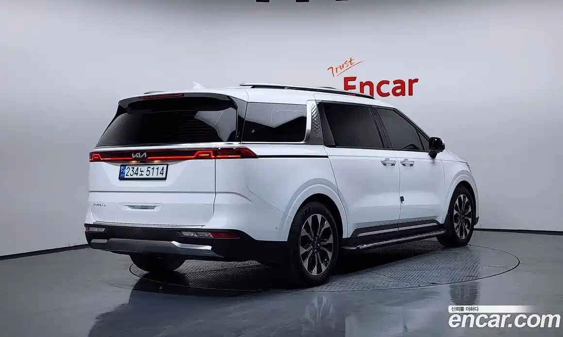 Kia Canival 2023 3.5 Автомат в Москве № 96704, фото 20