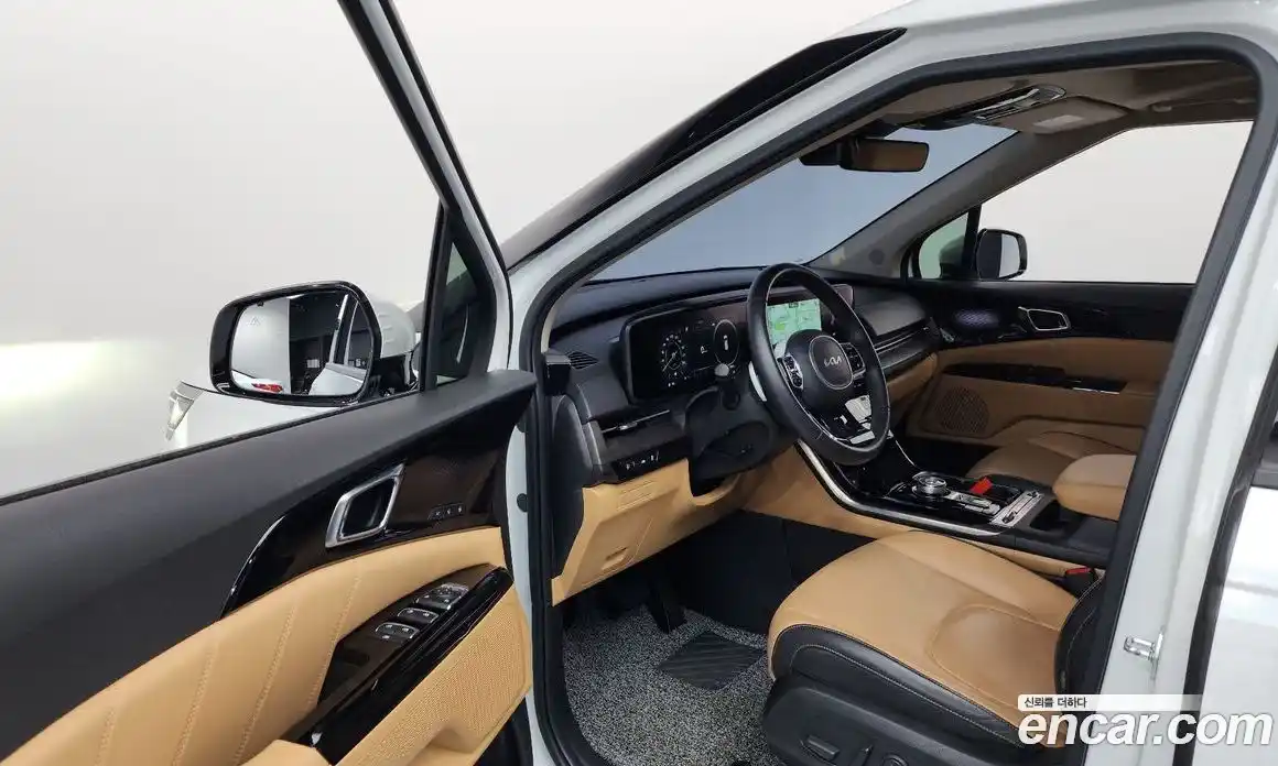 Kia Canival 2023 3.5 Автомат в Москве № 96704, фото 6