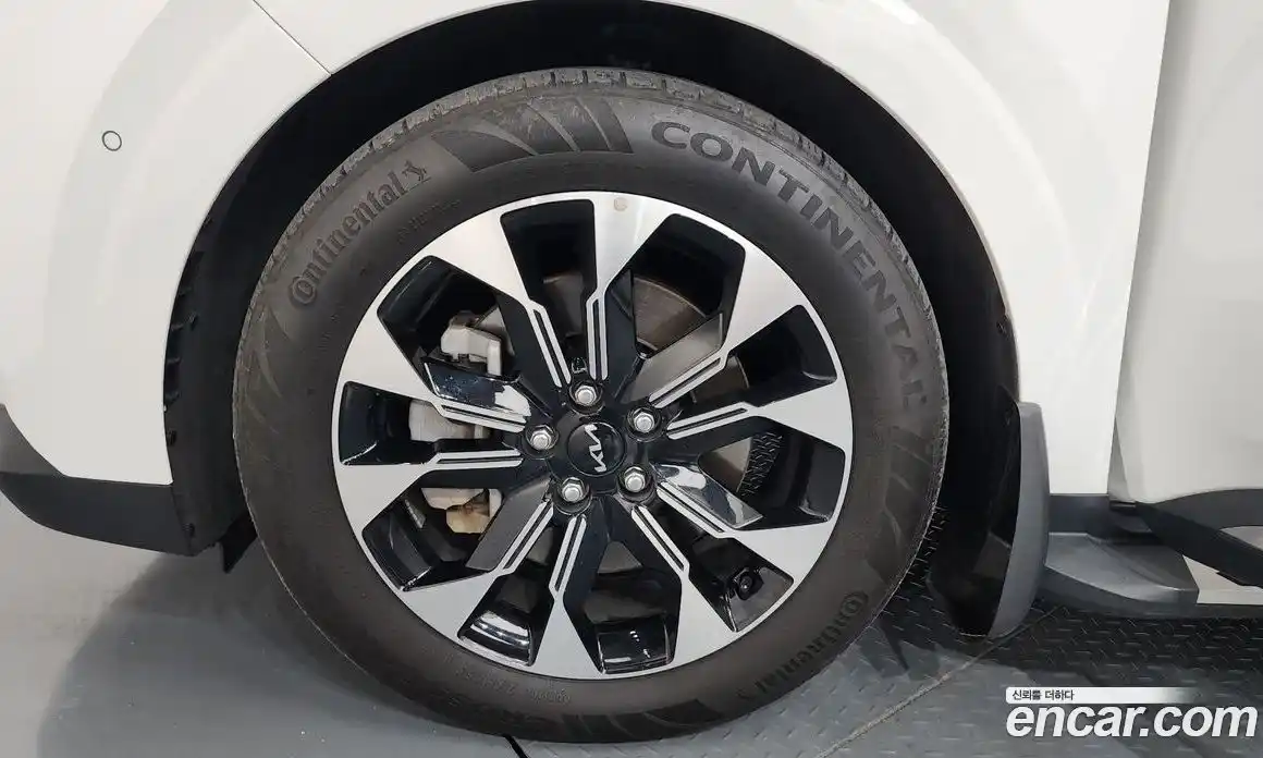 Kia Canival 2023 3.5 Автомат в Москве № 96704, фото 8