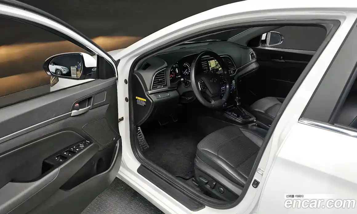 Hyundai Avante 2017 1.6 Автомат в Москве № 111172, фото 11