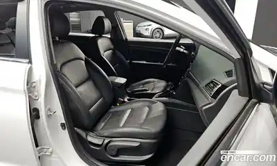 Hyundai Avante 2017 1.6 Автомат в Москве № 111172, миниатюра 8