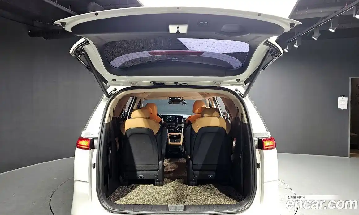 Kia Canival 2021 2.2 Автомат в Москве № 121519, фото 4