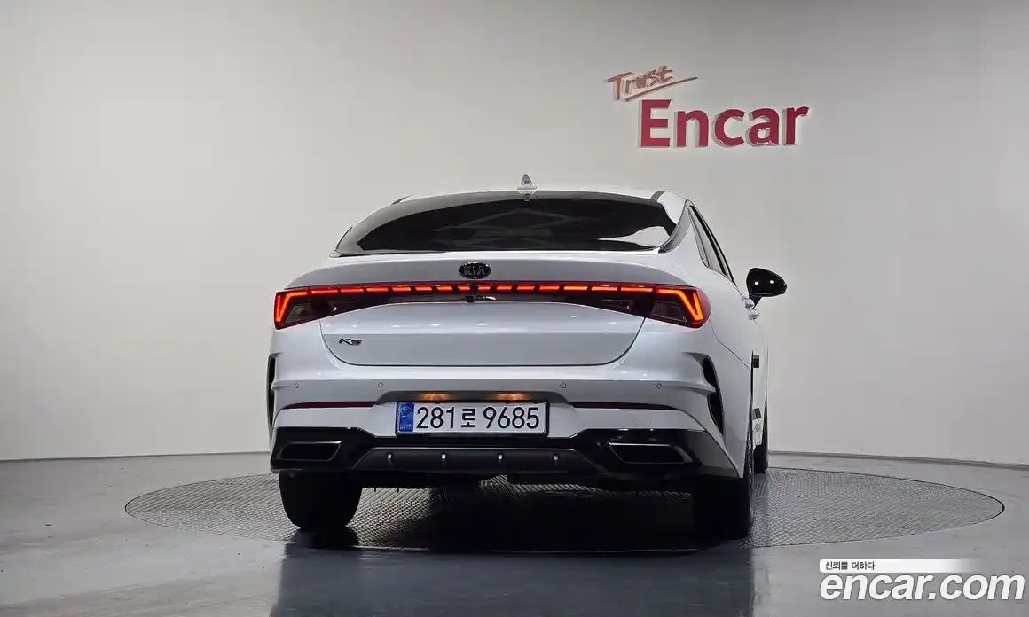 Kia K5 2021 2.0 Автомат в Москве № 121623, фото 1