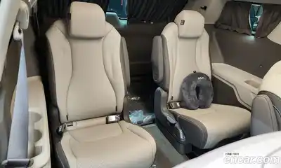 Kia Canival 2025 3.5 Автомат в Москве № 128150, миниатюра 9