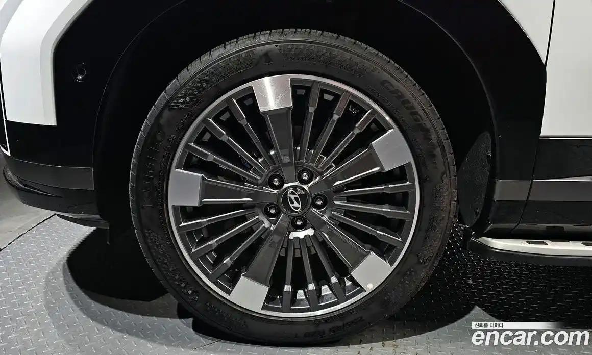 Hyundai Santa Fe 2025 1.6 Автомат в Москве № 129970, фото 17