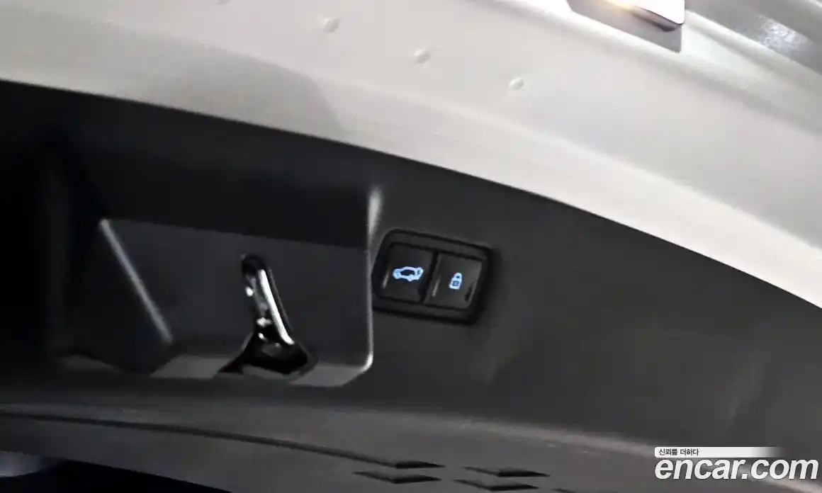 Hyundai Santa Fe 2025 1.6 Автомат в Москве № 129970, фото 4