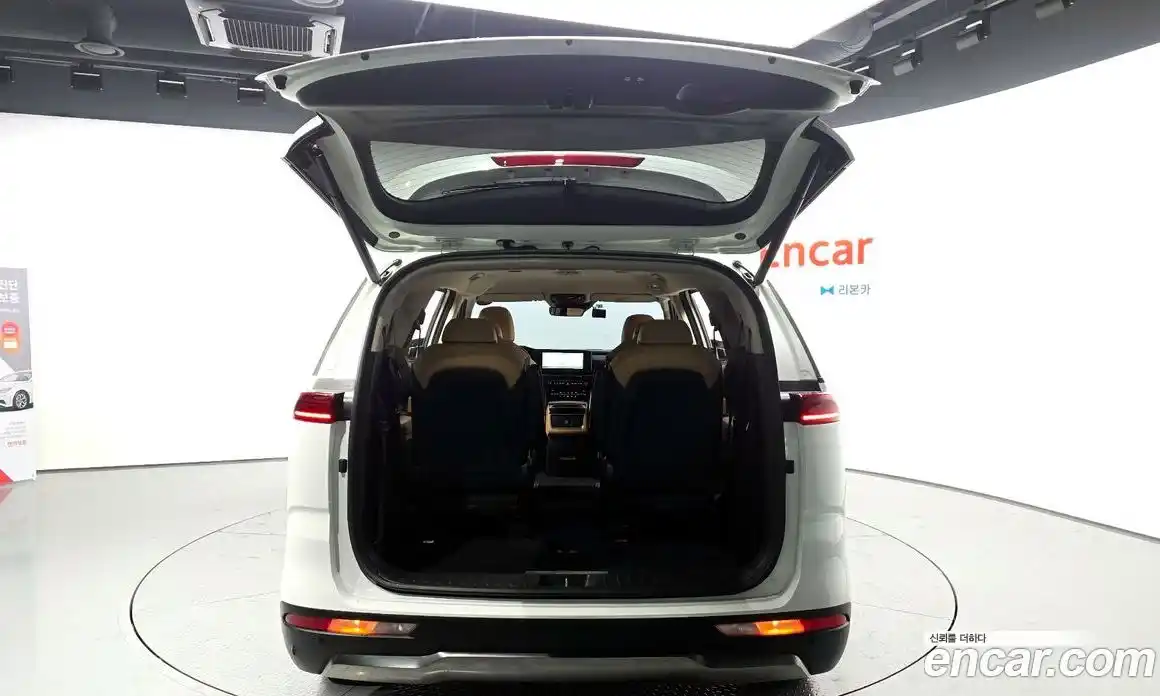 Kia Canival 2023 2.2 Автомат в Москве № 132057, фото 18