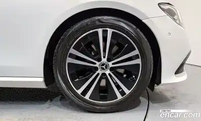 Mercedes-Benz E-Class 2021 2.0 Автомат в Москве № 149561, миниатюра 4