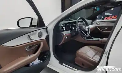 Mercedes-Benz E-Class 2021 2.0 Автомат в Москве № 149561, миниатюра 6