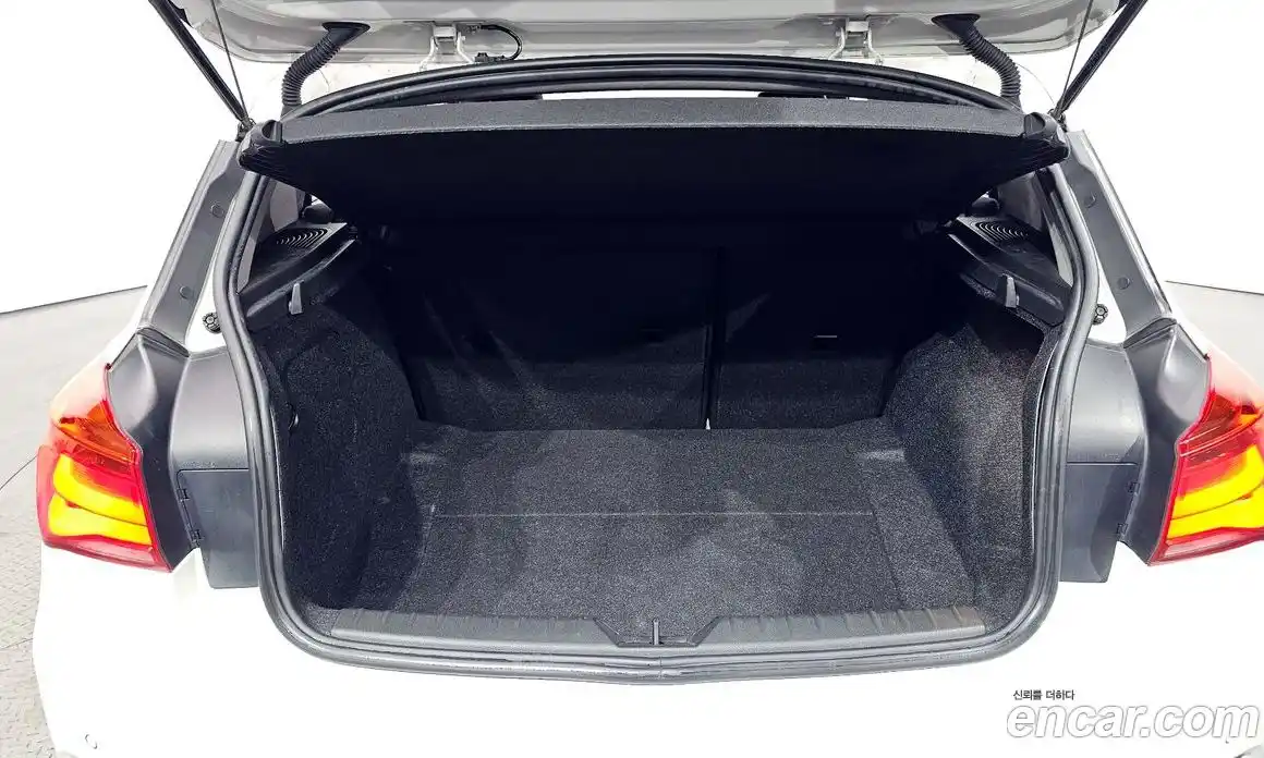 BMW 1-Series 2018 2.0 Автомат в Москве № 158920, фото 14