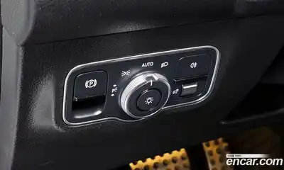 Mercedes-Benz GLB-Class 2021 2.0 Автомат в Москве № 160747, миниатюра 3