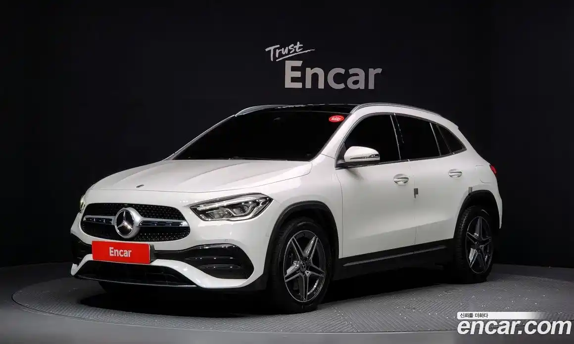 Mercedes-Benz GLA-Class 2020 2.0 Автомат в Москве № 160932, фото 1
