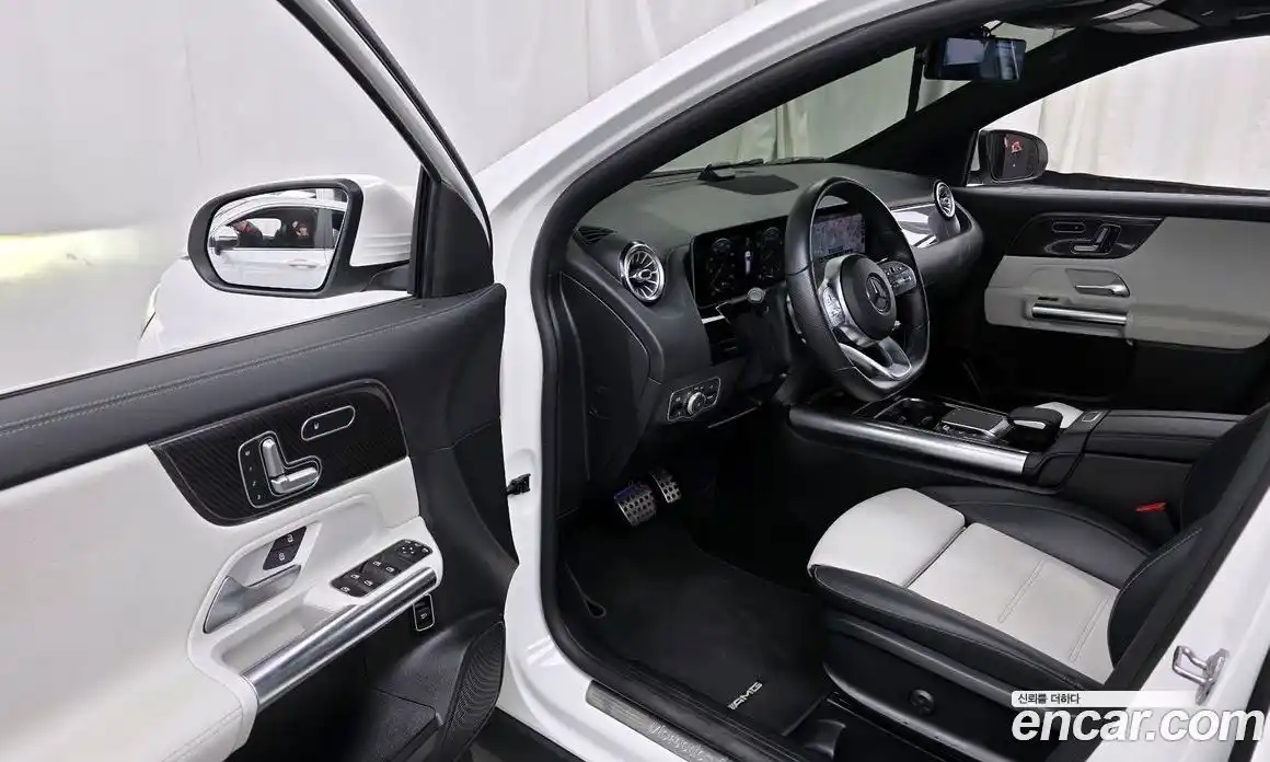 Mercedes-Benz GLA-Class 2020 2.0 Автомат в Москве № 160932, фото 2